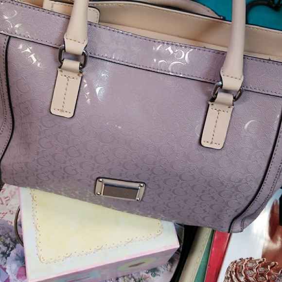 Beautiful Guess Satchel - Picture 4 of 4